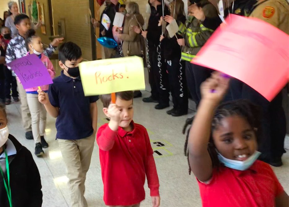 OESGuidance's tweet photo. We are celebrating The Great Kindness Challenge this week at Overton Elementary!  Thank you to our community leaders who came out to support Kindness and participate in our Community Kindness Parade!  #GreatKindnessChallenge https://t.co/Ga6VLO7y98