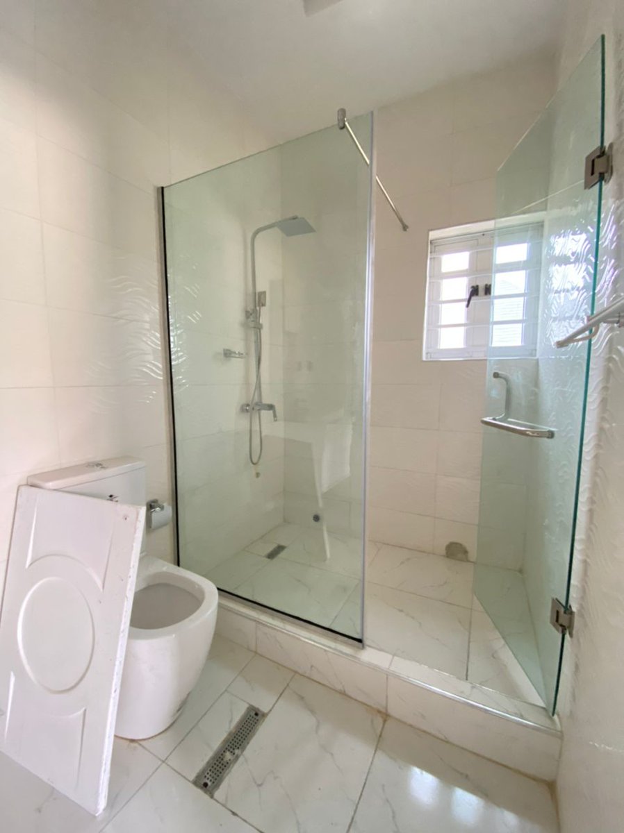 CeeleaseL's tweet photo. 5 Bedroom Detached Duplex for Sale,Location: Ajah, Lekki, Lagos 
Price: ₦95,000,000
Features:
— All Rooms Ensuite
— POP Ceilings
— Bluetooth Speakers 
— Fitted Kitchen
— Gated Estate
— Family Lounge
— Stamped Concrete Floor
— Water Heaters
— Walk-in Shower, jacuzzi, https://t.co/g1SHSp8ora
