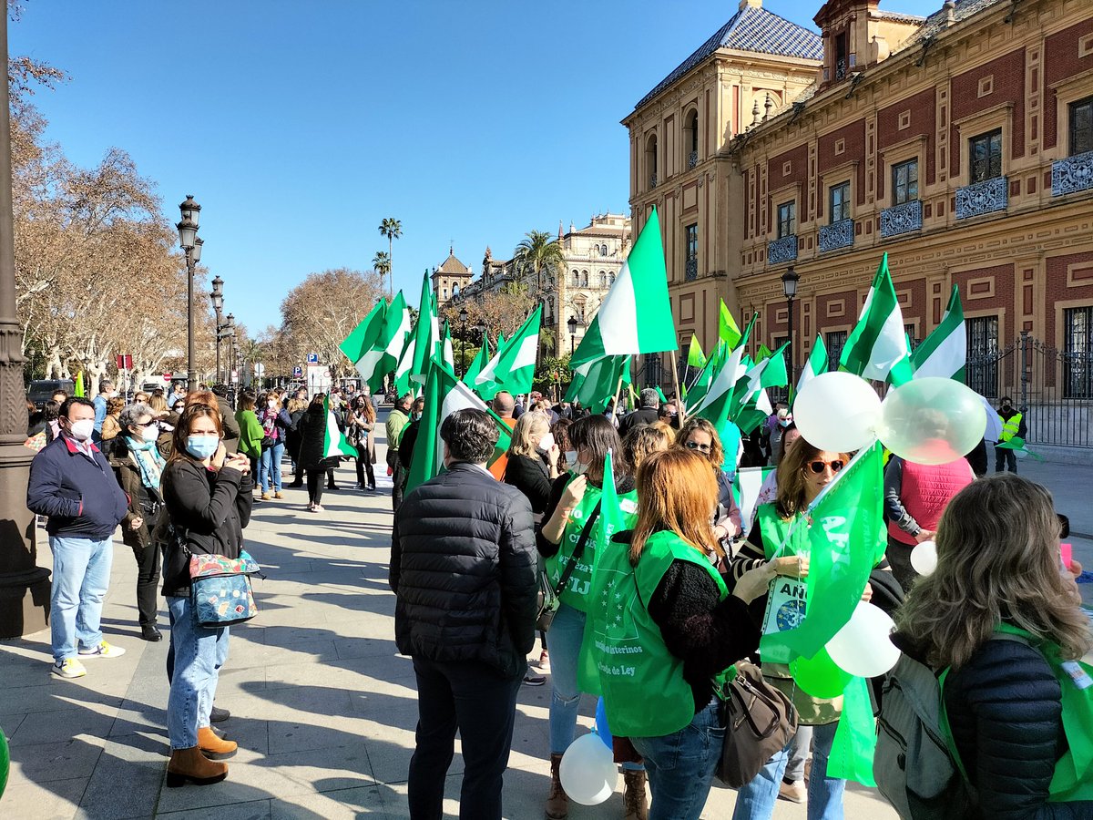 CAEPAT's tweet photo. ✅ Aquí estamos, se lo dijimos @JuanMa_Moreno y no vamos a parar! 

#FijezaYa https://t.co/OeiWF1sX4W