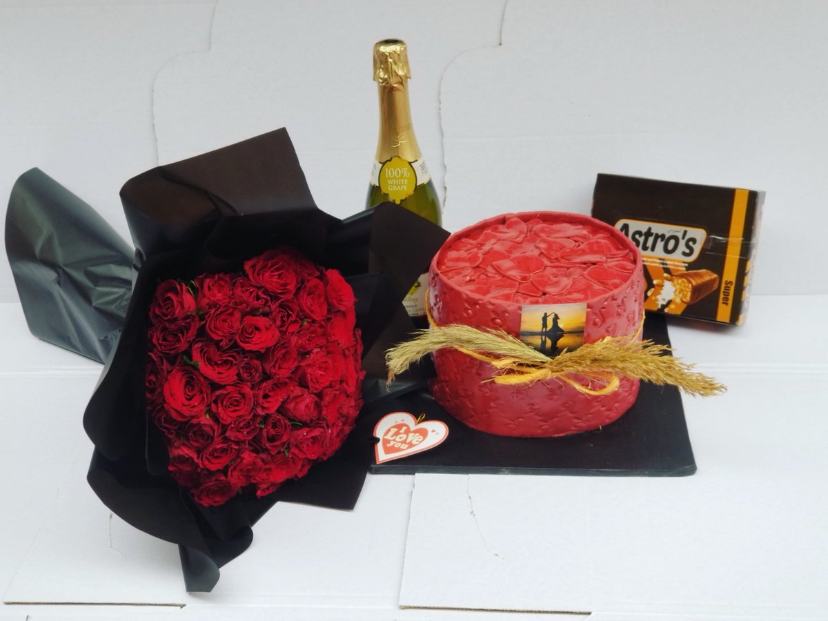 joyk16_'s tweet photo. Celebrate the love that doesn’t choose which parts of you are worthy. This is love that is worthy celebrating this Valentine's Day. Could be a brother, friend, mother, sister, cousin, father etc. Don't limit love to feelings. #Engonzi https://t.co/rOLvP4v6g3