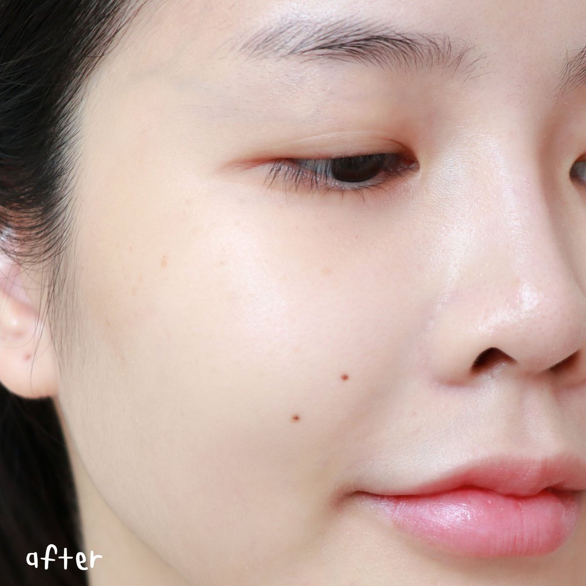fhay_cotton_h's tweet photo. ลองใช้ Eucerin Spotless แล้วปังมากสมคำร่ำลือจริงๆ ปกตินี่ใช้สูตรเก่าที่เป็นสองหัวปั๊มของเค้าอยู่แล้ว จะบอกชอบสูตรใหม่มากกว่า ปั๊มออกง่ายขึ้น เนื้อเซรั่มโคตรดี ซึมไวเว่อร์ไม่เหนอะผิวเลย คือเริ่ดกว่าเดิมจริงๆ เลิ้บบ!! ไปตำเหอะ https://t.co/AGUR1VNVpu https://t.co/yXPk6J3VnV