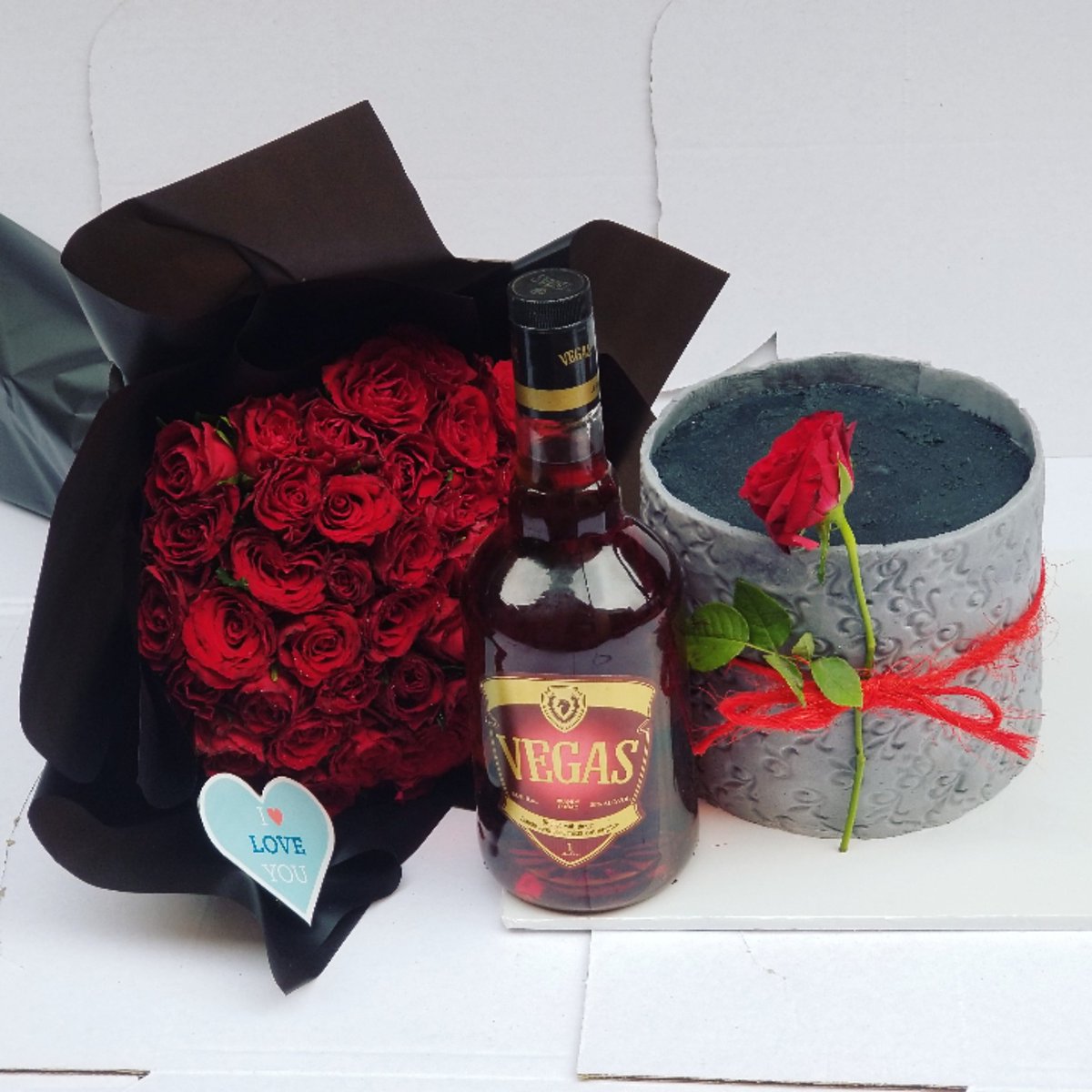 joyk16_'s tweet photo. Celebrate the love that doesn’t choose which parts of you are worthy. This is love that is worthy celebrating this Valentine's Day. Could be a brother, friend, mother, sister, cousin, father etc. Don't limit love to feelings. #Engonzi https://t.co/rOLvP4v6g3