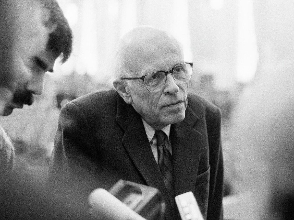 «Ученый прежде всего – человек. И поэтому мораль, нравственные ценности важней всего – и в личной и в общественной жизни, и в научной работе». Сахаров А.Д. 
#ДеньРоссийскойНауки #Деньнауки #ученый