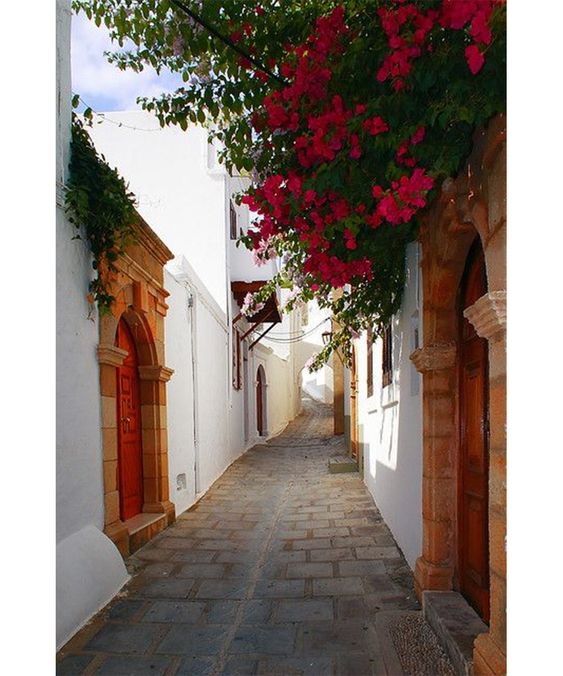 artyotnik's tweet image. Если рука не ранена, можно нести яд в руке. Яд не повредит не имеющему ран. Кто сам не делает зла, не подвержен злу.