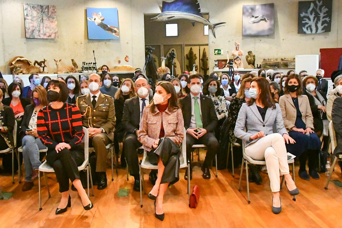 AseBio's tweet photo. ‼️#NoticiaAseBio | El encuentro entre científicas y emprendedoras organizado con la @SEBBM llega a su fin y os dejamos un resumen de lo sucedido. 
Muchas gracias a Su Majestad la Reina, Doña Letizia y a @DianaMorantR @CienciaGob por habernos acompañado.
➡️https://t.co/Qw62u6sPou https://t.co/OVHC19gl2C