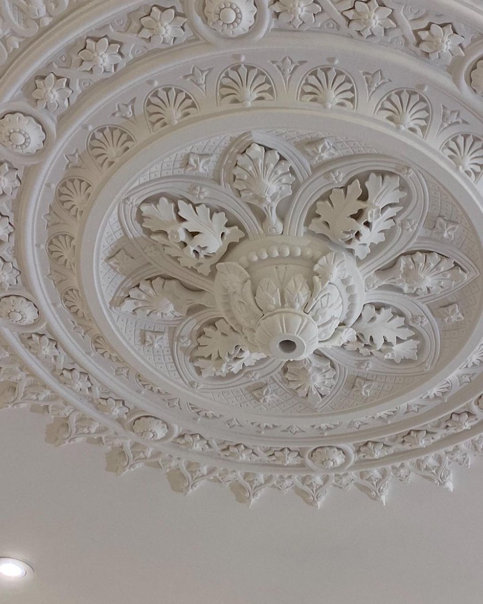 CSJbespoke's tweet photo. Our Avondale ceiling 🥰 the detail on this rose is simply beautiful 😍 #bespokeplastermouldings #ceilingrose #plasterceilingrose #restoration #homeimprovement #diy #heritage #architects #heritagearchitecture https://t.co/KC1hGXw5dL
