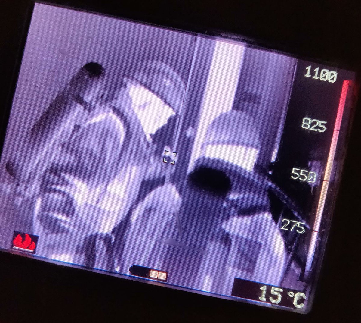FFAlfter's tweet photo. +++11.2. Tag des Notrufs – Einblicke in den Alltag der Feuerwehr Alfter+++ Wärmebildkameras wandeln die Wärmestrahlung in ein sichtbares Bild um. Die Einsatzmöglichkeiten sind vielfältig von der Personensuche bis zum Aufspüren von Brandherden. #FFAlfter #112live #Ehrenamt https://t.co/jhHyeM2zdx