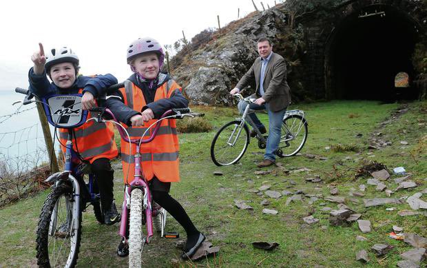 alankellylabour's tweet photo. So delighted that the Supreme Court has given the go ahead for the South Kerry Greenway. 8 years since I choose this to be an iconic greenway. I would encourage @countykerry to commence construction ASAP. Look forward to cycling over the Gleensk Valley Viaduct again!! 🟢🟡 https://t.co/YsBbiHvPMo