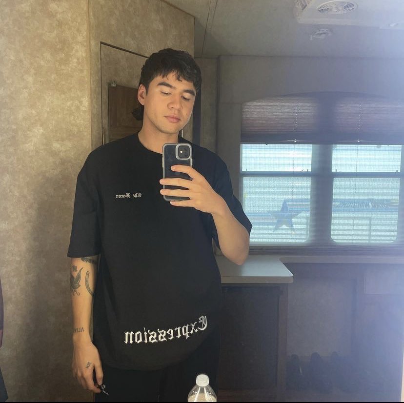 confortmalum's tweet photo. it’s getting hot in here 🎶 https://t.co/dtB9o5DYBw