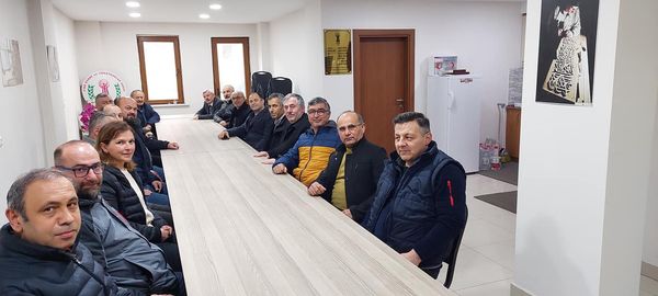 Cumhuriyet Halk Partisi Cide İlçe Başkanı Sn Mehmet Eren, İyi Parti Cide İlçe Başkanı Sn Mustafa Çetinkaya ve Yönetim Kurulları ile birlikte Cide Esnaf ve Sanatkarlar Odası seçimleri sonucu tekrar göreve gelen Sn Murat Aydın ve yönetim kuruluna hayırlı olsun ziyaretinde bulunduk.