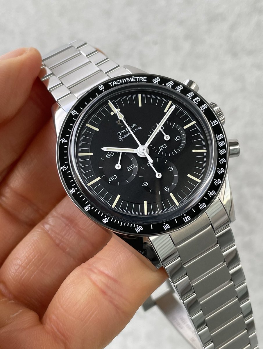 xsO3OrwmhjDFlXJ's tweet photo. 火曜日でしたね😃
SpeedyTuesday !
と言うことで321あげておきます🚀🌖
#speedytuesday #speedmaster321 #matsushita_an https://t.co/eeV7Qmuno1