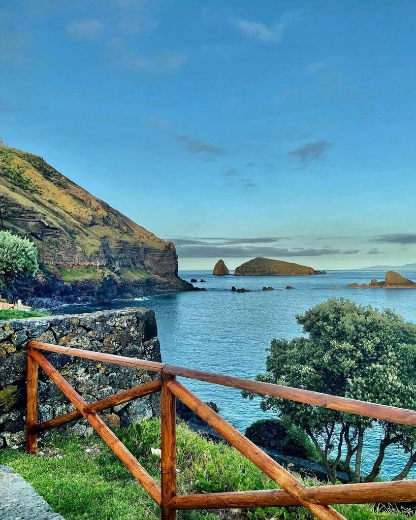 AzoresGeopark's tweet photo. Photo by @clickandiii

Vista para o Ilhéu de Baixo 🪨🌊

#graciosaazores #ilhagraciosa #carapacho #visitportugal #visitazores #azoresislands #naturephotography #naturelovers
.
.
#repost #azoresgeopark #azores #nature #island #geopark https://t.co/oA4eQ7UUCo https://t.co/jsvPdI1KXi