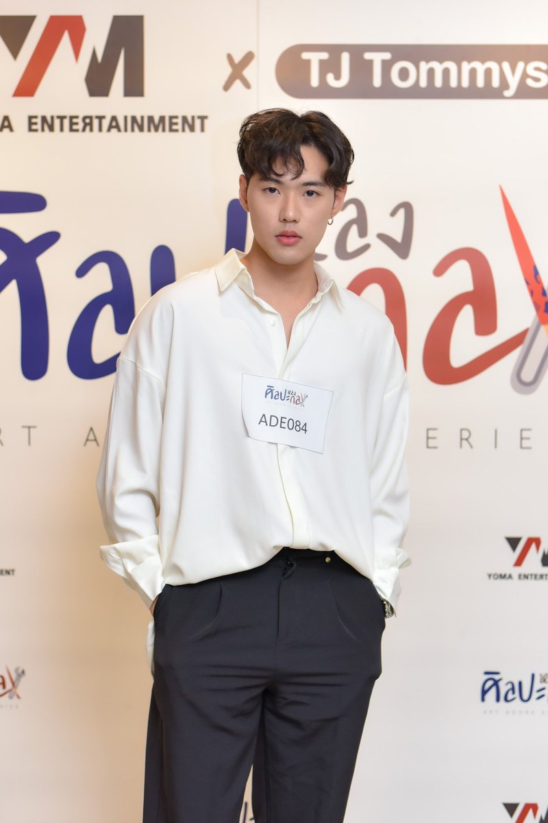 ArtAdoreEn.series tweet media