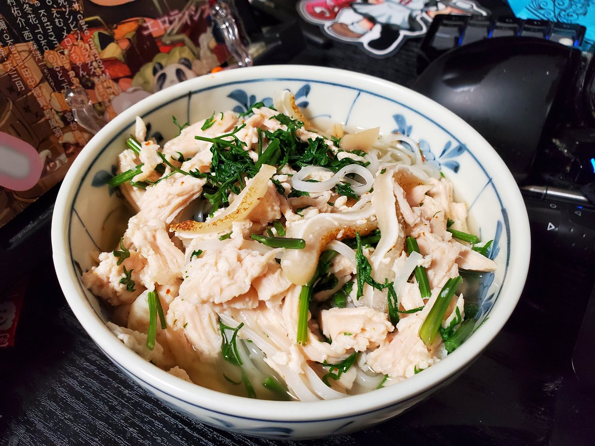 フォーを食べようと思っていたけどセンレックが余っていたので先にそいつを消費することに 