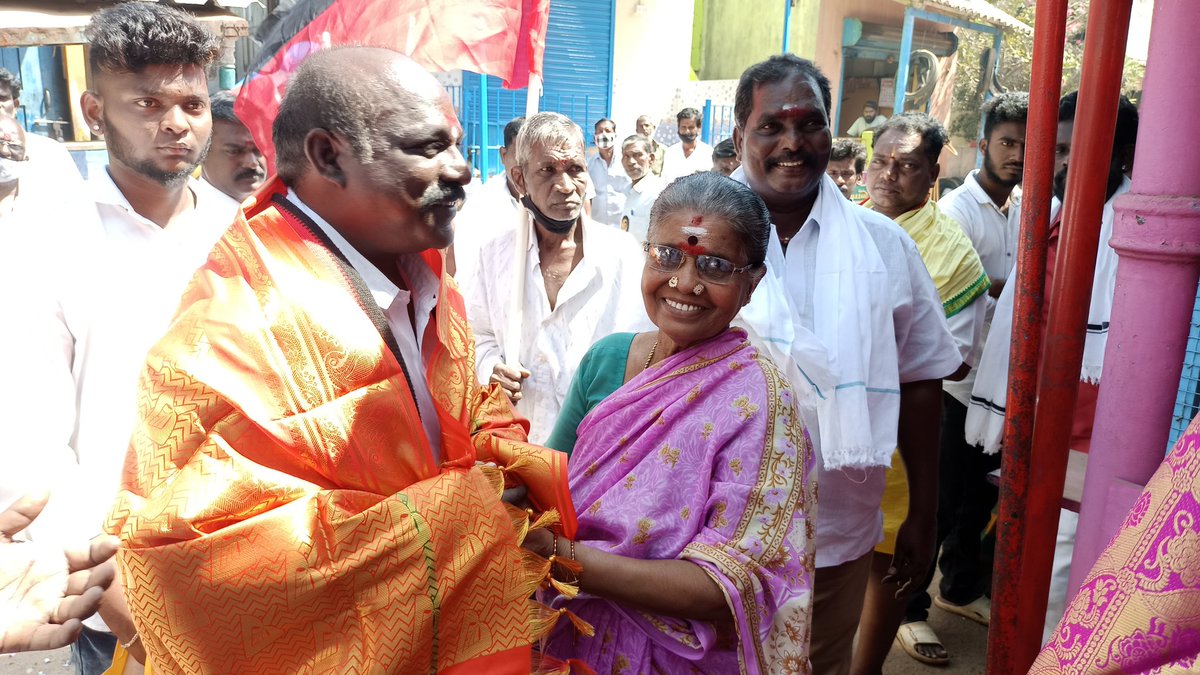 ATheerthy's tweet photo. சென்னை மாநகராட்சி 22 வது வட்ட மதசார்பற்ற முற்போக்கு கூட்டணியின் வேட்பாளராகிய நான் சின்னசேக்காடு திருவள்ளுவர் தெரு பகுதி குடியிருப்பில் வீடு வீடாக  சென்று கை சின்னத்திற்கு வாக்கு சேகரித்தேன். @INCTamilNadu @arivalayam @DMKITwing @msdiraviam https://t.co/F7gtJ8g9qd