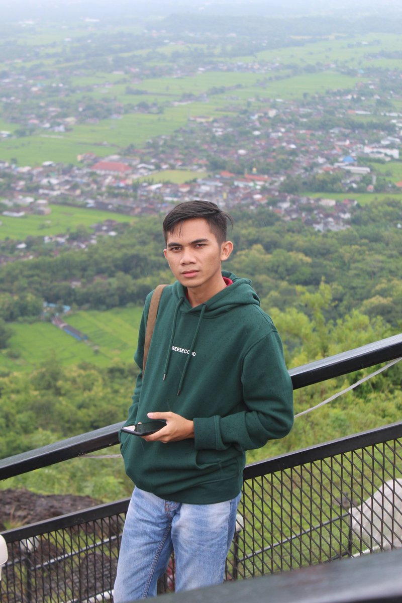 irfantsm98's tweet photo. Sedang menikmati waktu, Karena jarum jam tidak akan berputar ke kiri.

#hehaskyview #JOGJA https://t.co/rTA6WxXH9b