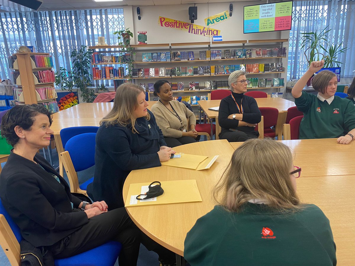 CA_Scheme's tweet photo. On #SaferInternetDay we're at @wildernschool with @DonnaJonesPCC and @AssocPCCs @ApccChiefExec Susanna Hancock.

We've been talking with our Cyber Ambassadors about @UK_SIC, the online safety bill, and Violence Against Women and Girls #VAWG online. https://t.co/leVCI88oDY