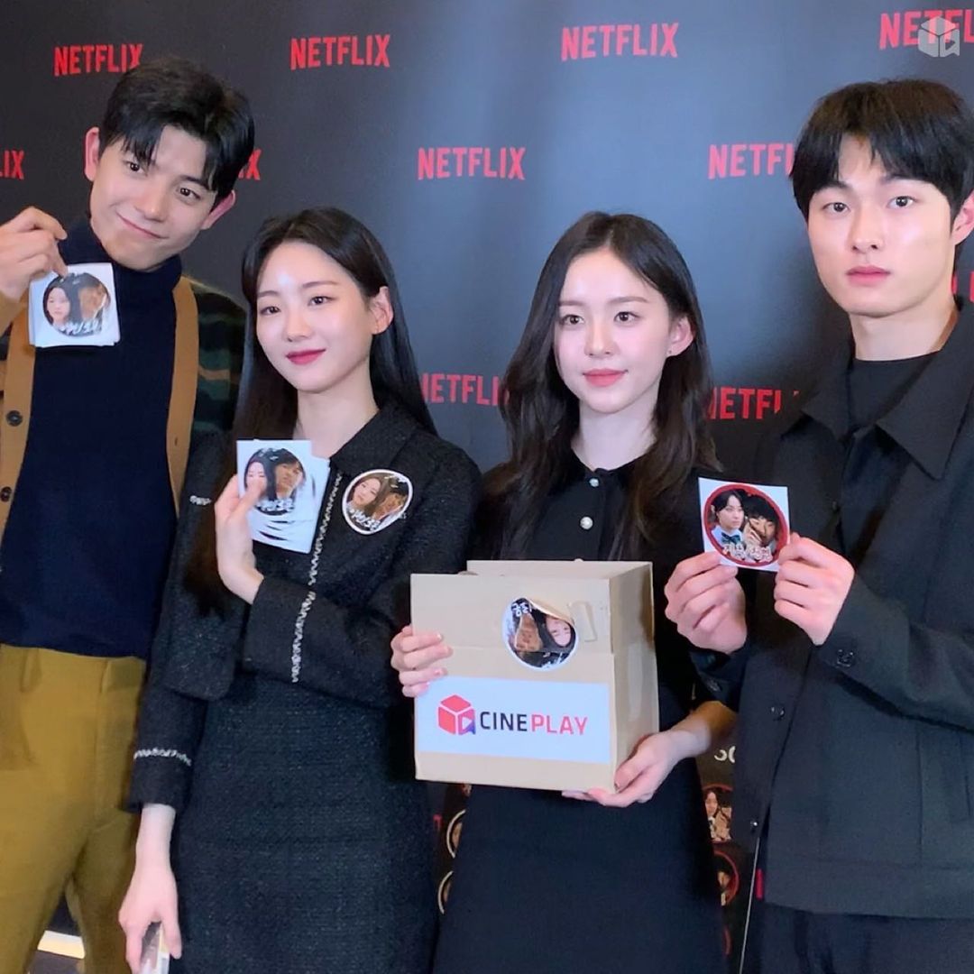 kdramadaisy's tweet photo. FINALLY THE BIG FOUR IN ONE FRAME 😩🤍
#AllOfUsAreDead https://t.co/XPvzHy1mSz