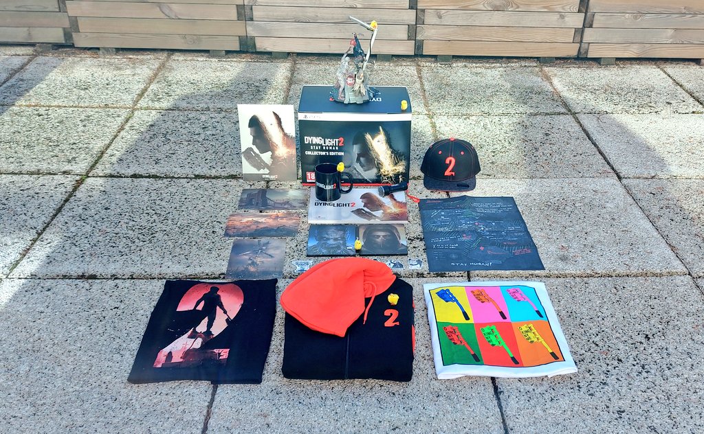 PLAION_ES's tweet photo. 🧟‍♀️¡SORTEO DYING LIGHT 2!
La noche se acerca y da más miedo que nunca... ¡Sobrevive a los zombis con este pack de merch y coleccionista de #DyingLight2!
➡️ Sigue a @KochMedia_es y @GameLegendsShop.
➡️ RT.
*Hasta 13/2/22. Solo España. No válidas cuentas de concursos. 🐥 incluido. https://t.co/7yp0wBGzfg