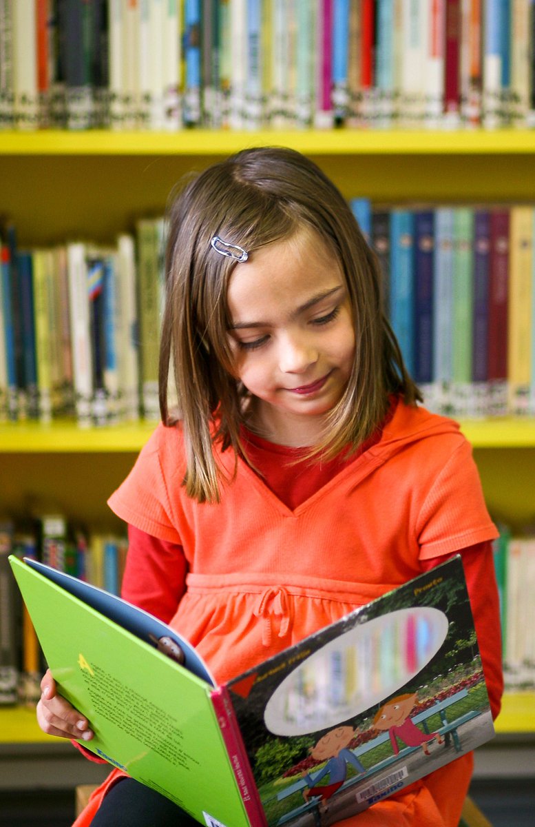 kaddish_s's tweet photo. #vssmagic
captivating books
absorb and #ensorcell her
during school recess
-#poetry; #poetrycommunity; #senryu https://t.co/fSRrnZYXur