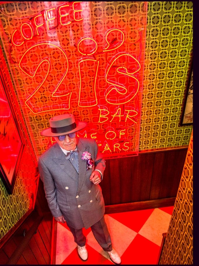 SohoGeorge's tweet photo. A pic from the book @somekindasoho1  by darren@darrenrussellphoto.com https://t.co/O01cKmm6l7