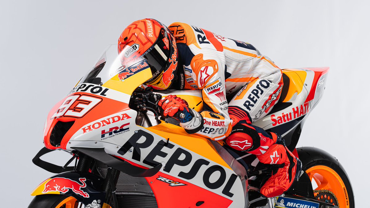 marcmarquez93's tweet photo. Evolution!! REPSOL HONDA TEAM😍 https://t.co/gHc6cnPltc