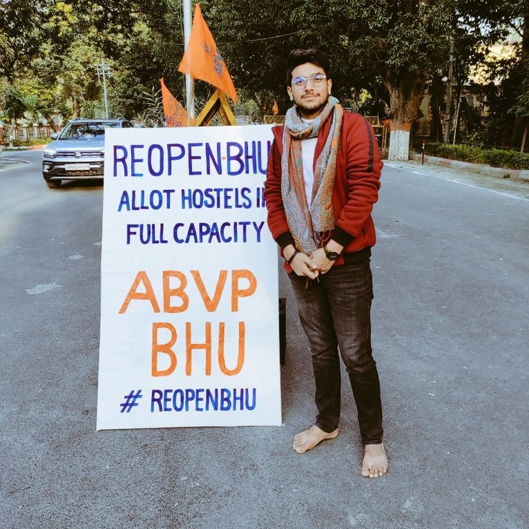 GAURAV_BHU_11_9's tweet photo. #NewProfilePic
#reopenbhu
#ABVP_BHU https://t.co/cPtCZrNsrp