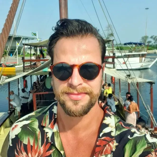 gossiphouseee's tweet photo. O integrante masculino da Casa de Vidro do #BBB22 é advogado, sulista e hétero-top com "fama de pegador". Segundo o Metrópoles, seu jogo é parecido com o do Prior. https://t.co/dYGXB7OjNP