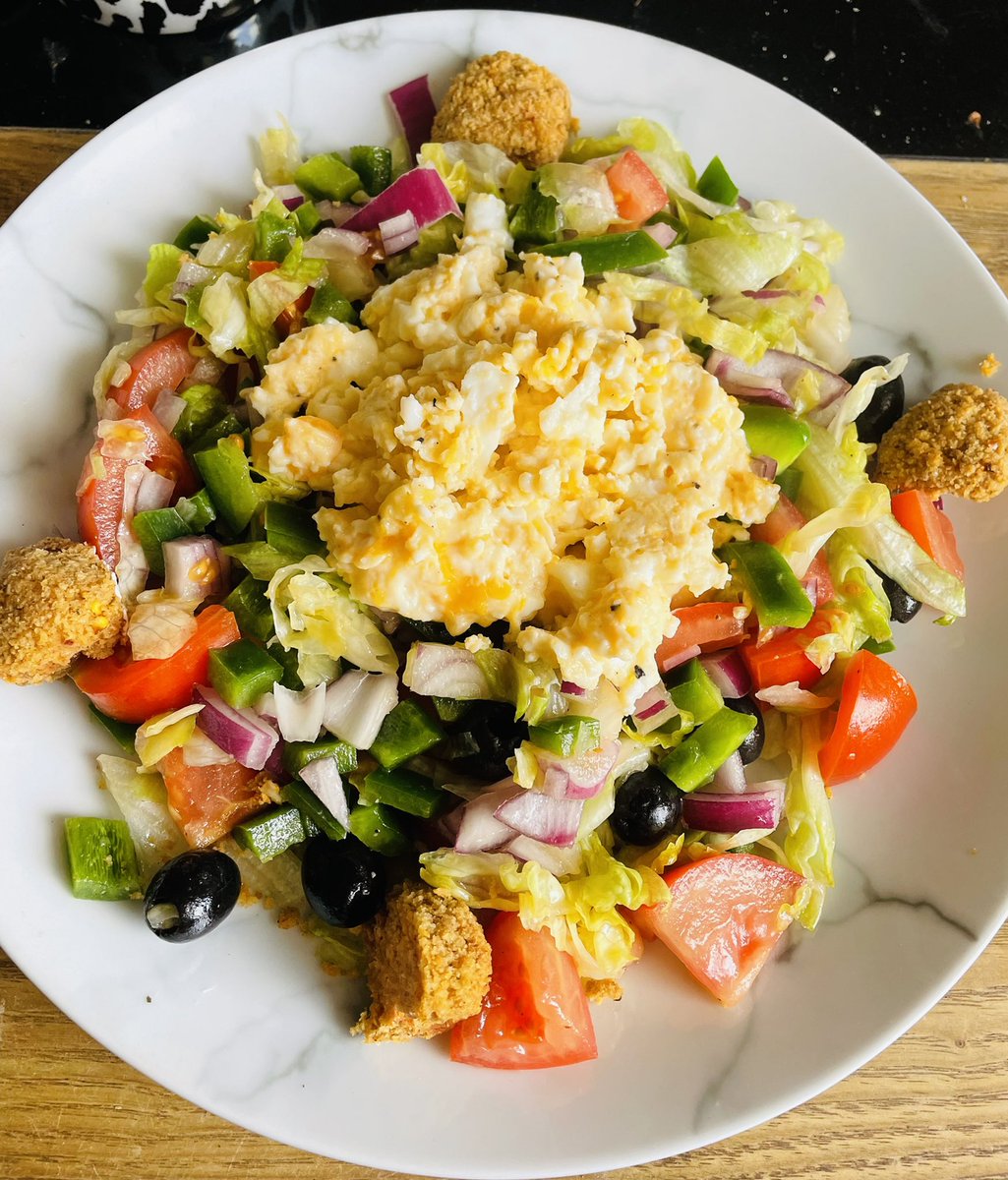 chloe34_smith's tweet photo. Skipped January on the healthy eating…but full steam ahead for February. Second week in an making my meals as bright as possible #foodie #HealthyFood 🙌 https://t.co/PoukTxPT2X