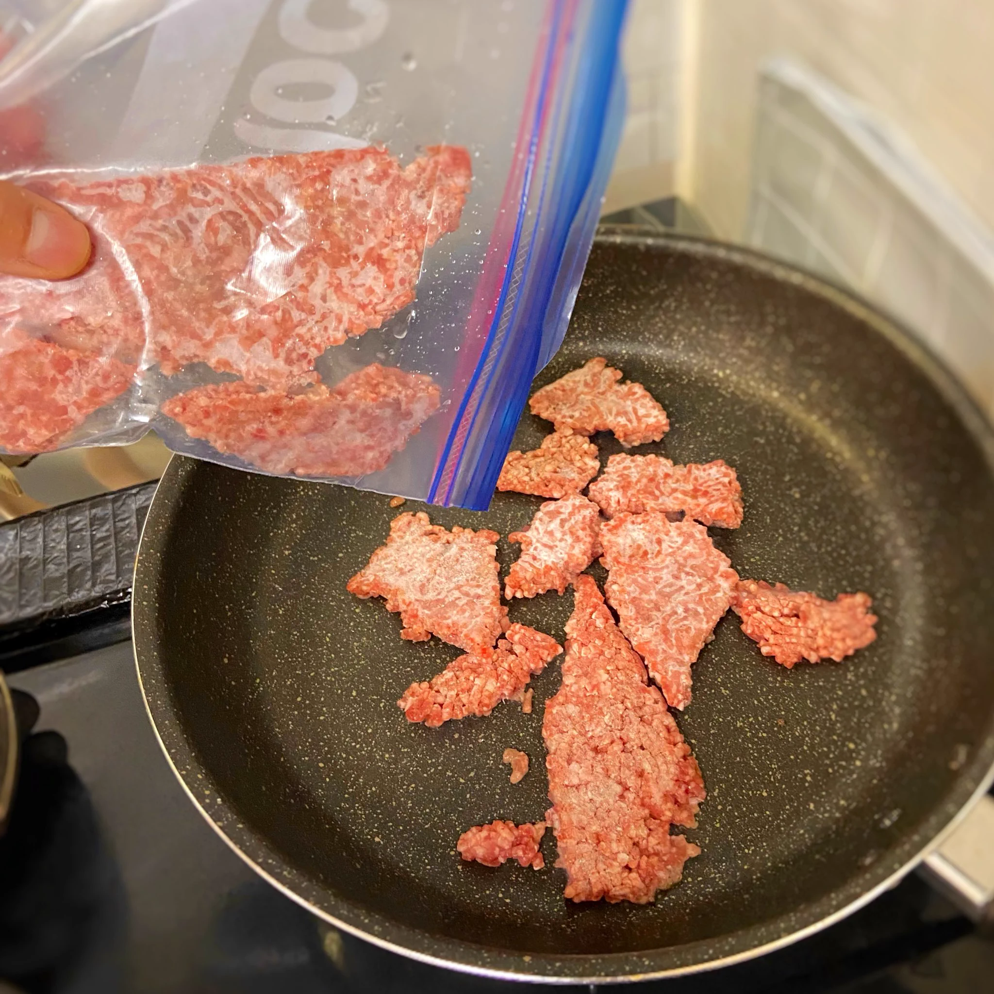 この保存の仕方は覚えておきたい！使いたいときに、使いたい分だけ使える「ひき肉」の冷凍保存方法！