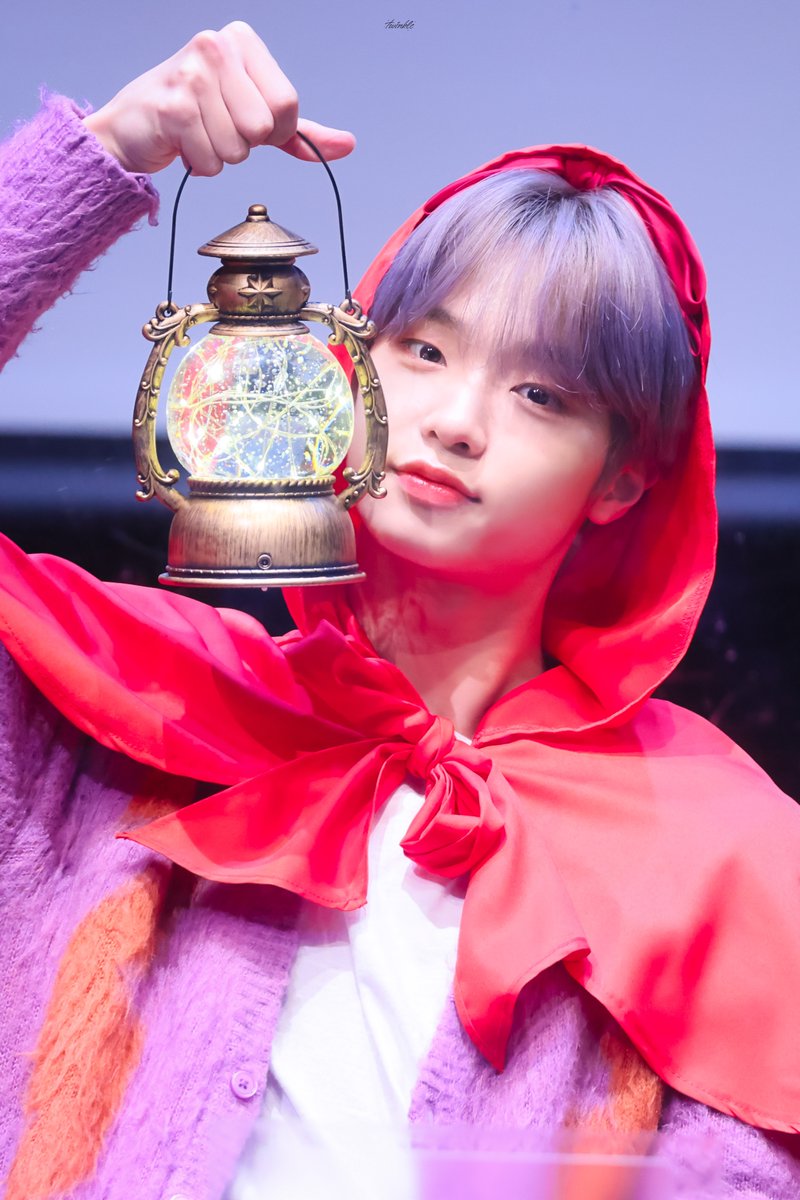 twinkle_020909's tweet photo. 220206 케이타운포유 팬싸

빨강망토 표표❣️❣️

#미래소년 #동표 #손동표 
#MIRAE #dongpyo
#경이롭다동표야 ✨ https://t.co/zy1uMmMbpK