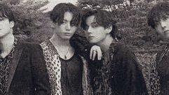 Vkhopee's tweet photo. Taehyung's pick of best group photo : 
where he's leaning on Jungkook
Jungkook's choice : 
where Taehyung's hand chin on his shoulder 🥺💕 https://t.co/lstrrWWkBD