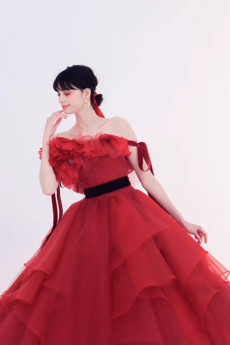 牡丹ドレス
花言葉「高貴」「壮麗」

FLOWERY FIELDS
3rd コレクション 新作ドレス
@flowery__fields 