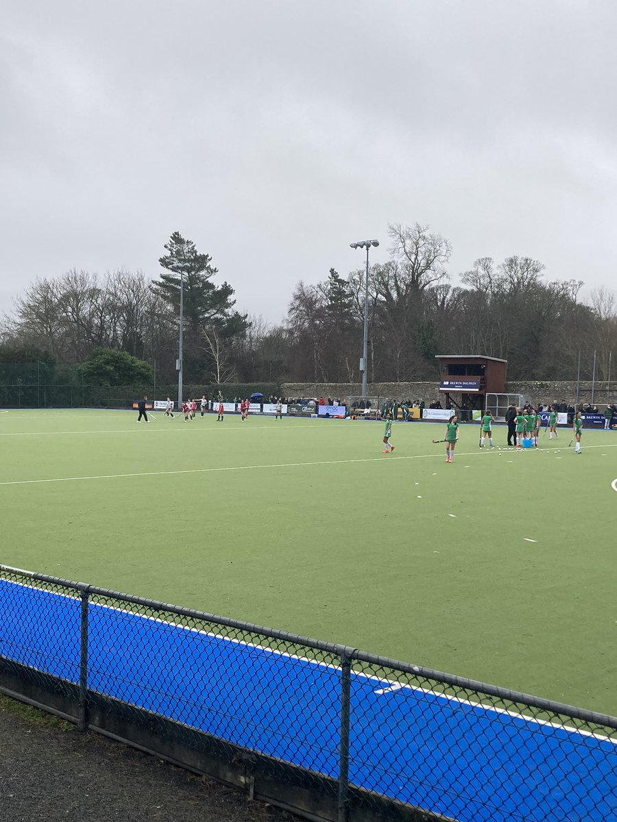 The Leinster Schoolgirls Minor Cup final between @MuckrossCollege and @loretofoxrocks1 will take place in @TRRHC at 12noon today!! Best of luck to both teams.. follow here for live updates..