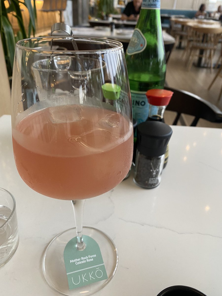 PennyLebyane's tweet photo. Call me #MotherRock #Ukkō at #Nicolway shopping center. #AkaniProperties I am on a date before work with myself😍🦋#datingPennyLebyane https://t.co/oUWfAwwEk5