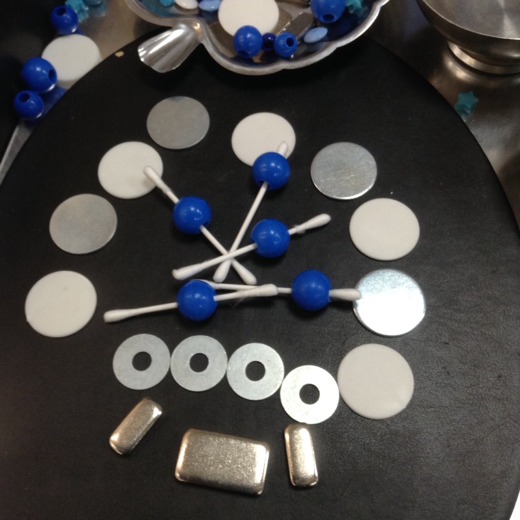 ECS_Keighley's tweet image. Reception&apos;s transient art masterpieces were inspired by the ice, frost and snow. #artists #supportingcreativity #pattern