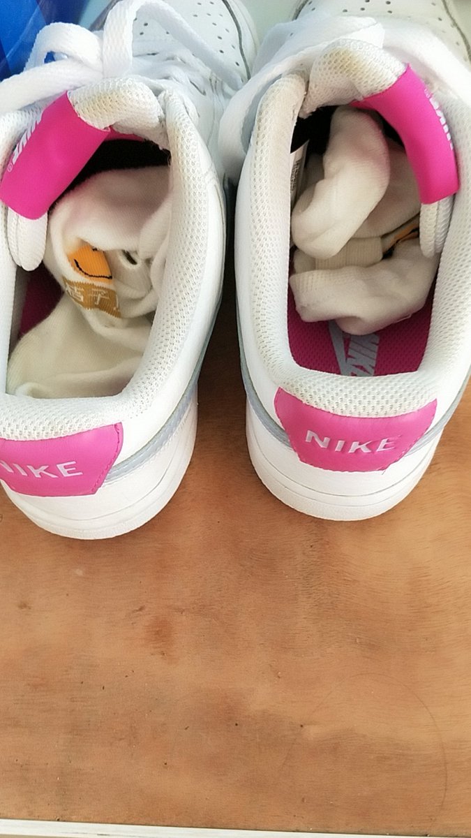 yanglin09434592's tweet photo. #偷拍 #扫楼 #打胶 #射�� #运动鞋 https://t.co/I0AfUlgIfq