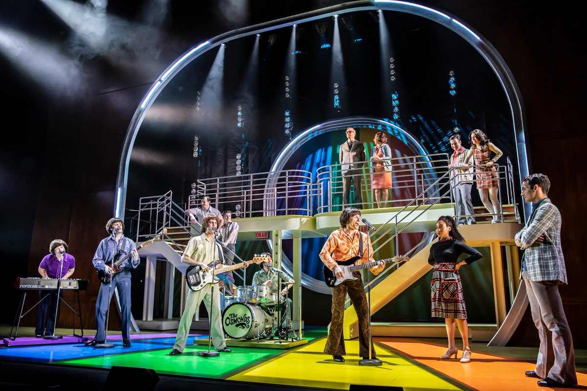 OsmondsMusical's tweet photo. We are in (puppy ) LOVE with our new production photos! 📸

Which is your favourite? 

You can find dates and (one way) tickets at https://t.co/VmWYuBePV8

🕺🕺🕺🕺🕺 https://t.co/UyLUlZGujK