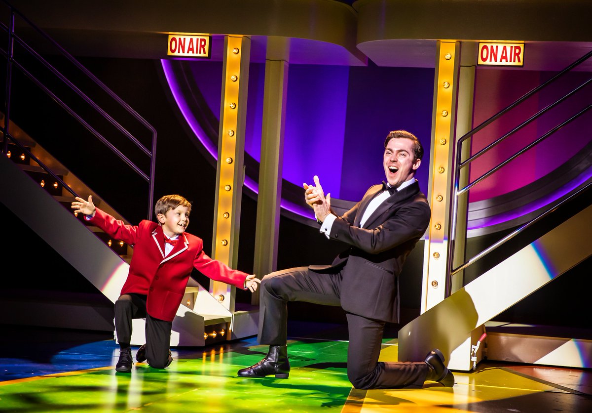 OsmondsMusical's tweet photo. We are in (puppy ) LOVE with our new production photos! 📸

Which is your favourite? 

You can find dates and (one way) tickets at https://t.co/VmWYuBePV8

🕺🕺🕺🕺🕺 https://t.co/UyLUlZGujK