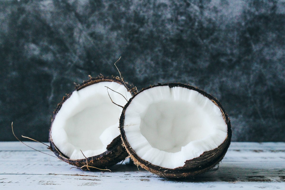 hellolooshi's tweet photo. Activated coconut charcoal made from coconut shell is a non-toxic, sustainable, and clean replacement for traditional coal in incense.
It’s our mission to provide a mindful experience to your daily #routines. 
#sustainableLiving #thursdayvibes #ThursdayMorning #ThursdayMotivation https://t.co/cEGvuX0lUO