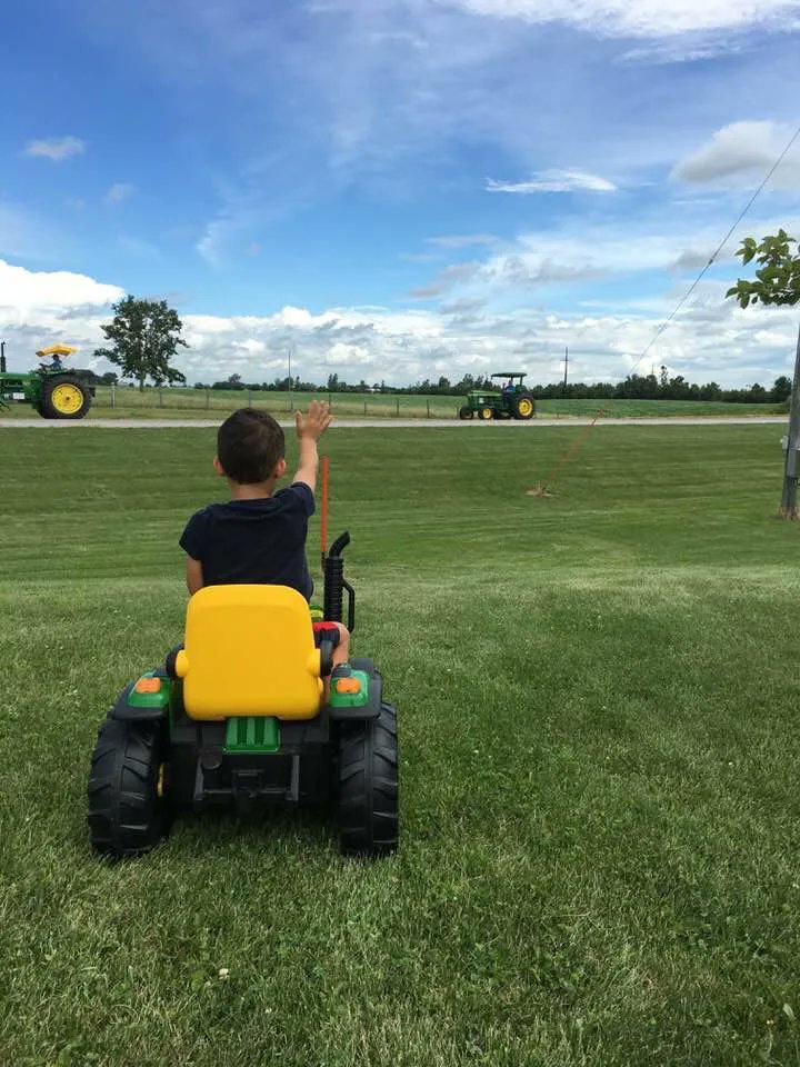 VisitQuadCities's tweet photo. Happy #NationalIowaDay!
Known as the #HawkeyeState, Iowa was the 29th to join the United States.
Some claims to fame include nostalgic movie moments at the @fodmoviesite the invention of sliced bread, and being the world's leading producer of corn! ๐ฝ๏ธ๐๐ฝ
#VisitIowa #IowaDay https://t.co/CG0Y3jiuMp