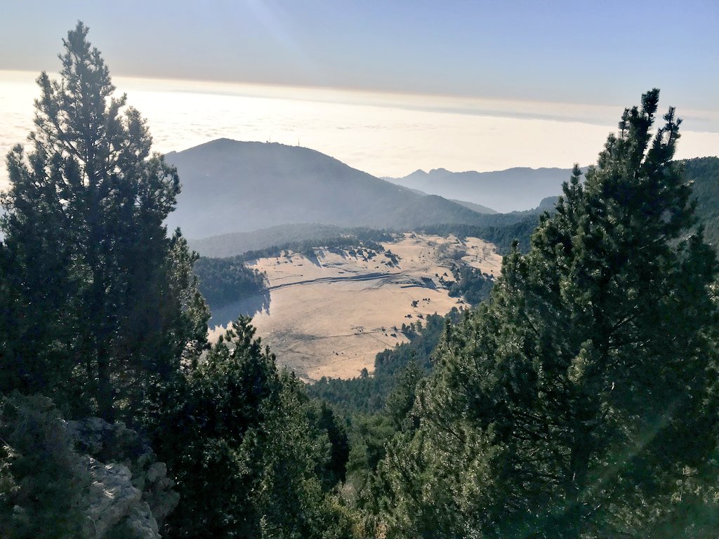 refugirasos's tweet photo. 🌤️ Rasos de Peguera per sobre el mar de núvols ⛰️

Aquests dies són ideals per recórrer els diferents camins que envolten el Xalet-Refugi i les rutes que passen per casa nostra @CamiBonsHomes i https://t.co/jOyjdDcA8v

#RasosdePeguera #Berguedà https://t.co/dh1tSCnAKQ