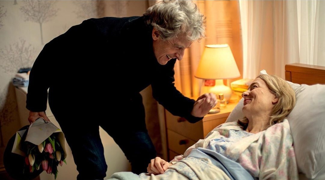 brinatello's tweet photo. A beautiful story about loss and hope, the video was made in partnership with the charity organization of @LLTGL in order to raise awareness of #OrganDonation.
Cast:
#PeterCapaldi: David Simon
@traceylush: David's Wife
@rowenameddeman: Mum
#AphraMorgan: Daughter
#JonMorgan: Dad https://t.co/quVOXaBtyn