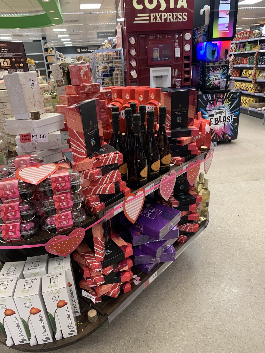 Bethany_194's tweet photo. Happy Valentine’s Day at Broughton❤️ @Cpowers1996 @YvonneKS11 https://t.co/tPuzRbInfu