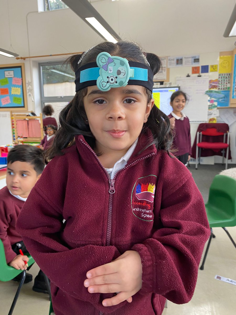 Outdoor learning at @SandringhamE7 for research with <a href="/GemmaGoldenberg/">Gemma Goldenberg</a> at <a href="/UEL_News/">Uni of East London</a> with support from <a href="/NewhamLearning/">Newham Learning</a>