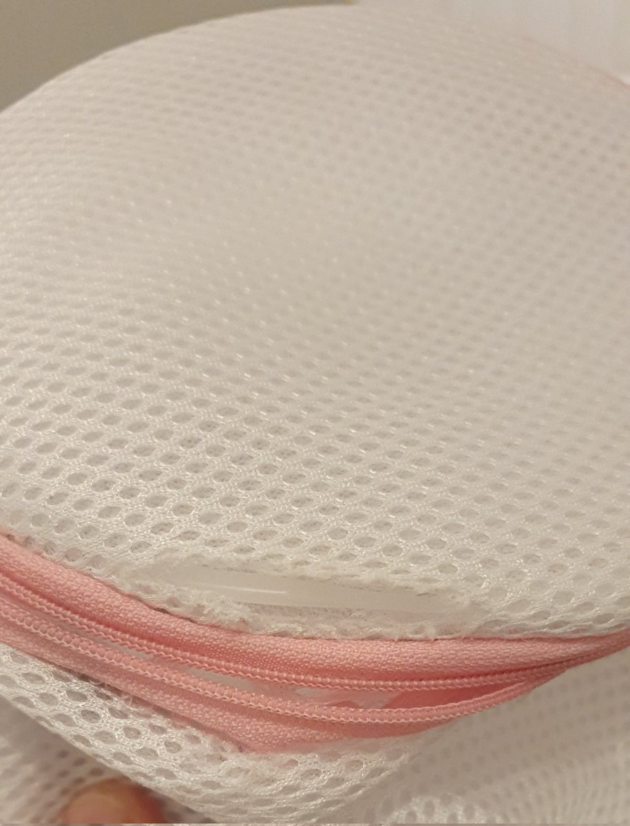 CharityChimpz's tweet photo. @Hoover_UK I have the H-Wash 300 machine and a normal wash ended up with scratches on the door. I had the door replaced under warranty and was told to get wash bags to avoid this happening again. It has now destroyed the bags as well. Is this common? Can you extend my warranty? https://t.co/L4k3SpWA4M