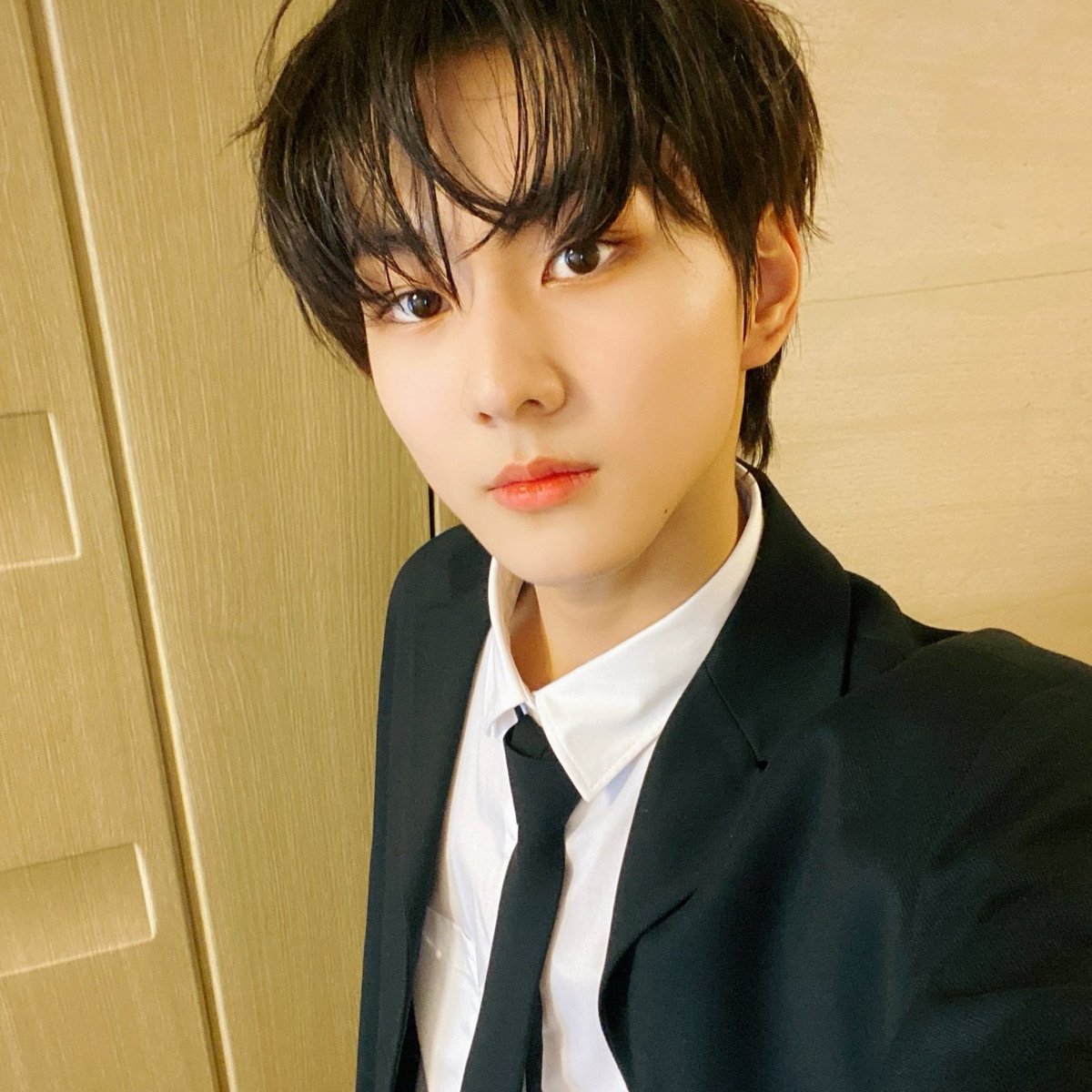 iland_____'s tweet photo. 어떻해…
#JUNGWON  #LIZ https://t.co/E4363whFv8