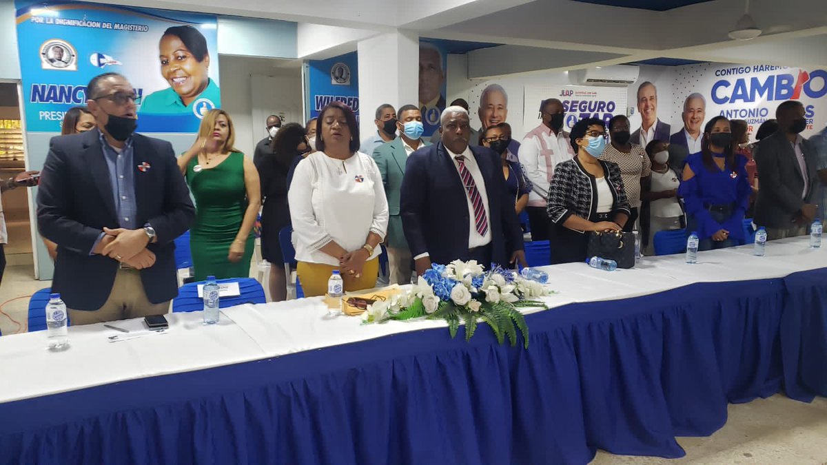 Estoyconsanchez's tweet photo. El proyecto José Sánchez a la presidencia del  PRM por el Municipio Santo Domingo Este (MSDE), suma otro éxito evento a su amplia lista de actividades proelectorales, al juramentar la tarde de ayer a cientos de maestros y maestras de la dirección de educación. https://t.co/S0pgfXZiZa