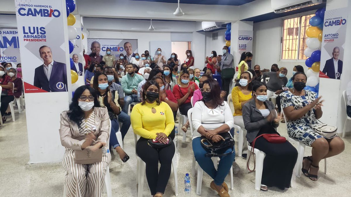 Estoyconsanchez's tweet photo. El proyecto José Sánchez a la presidencia del  PRM por el Municipio Santo Domingo Este (MSDE), suma otro éxito evento a su amplia lista de actividades proelectorales, al juramentar la tarde de ayer a cientos de maestros y maestras de la dirección de educación. https://t.co/S0pgfXZiZa