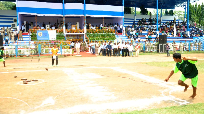theindntribal's tweet photo. Tata Cultural Society of @TataSteelLtd is reviving ancient tribal games by organising tournaments like Sekkor Premier League. Myth says Sekkor was first played btwn men &amp; devils. #TribalGames  #IndiaTribes @HemantSorenJMM  @JharkhandCMO 
Know the games @
https://t.co/enOUyXDia9 https://t.co/bptsQeerO0